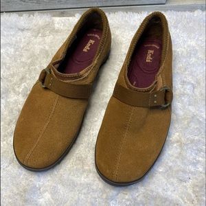 KEDS WH45902 BROWN SUEDE LEATHER SLIP ON MOC SHOE FAUX FUR LINING 9 Springy Step